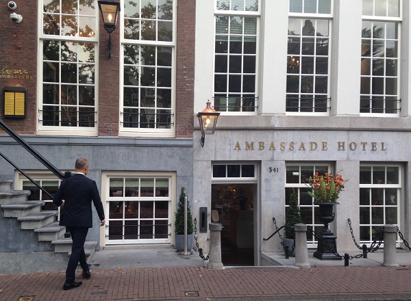Отель Ambassade на каналах в Амстердаме